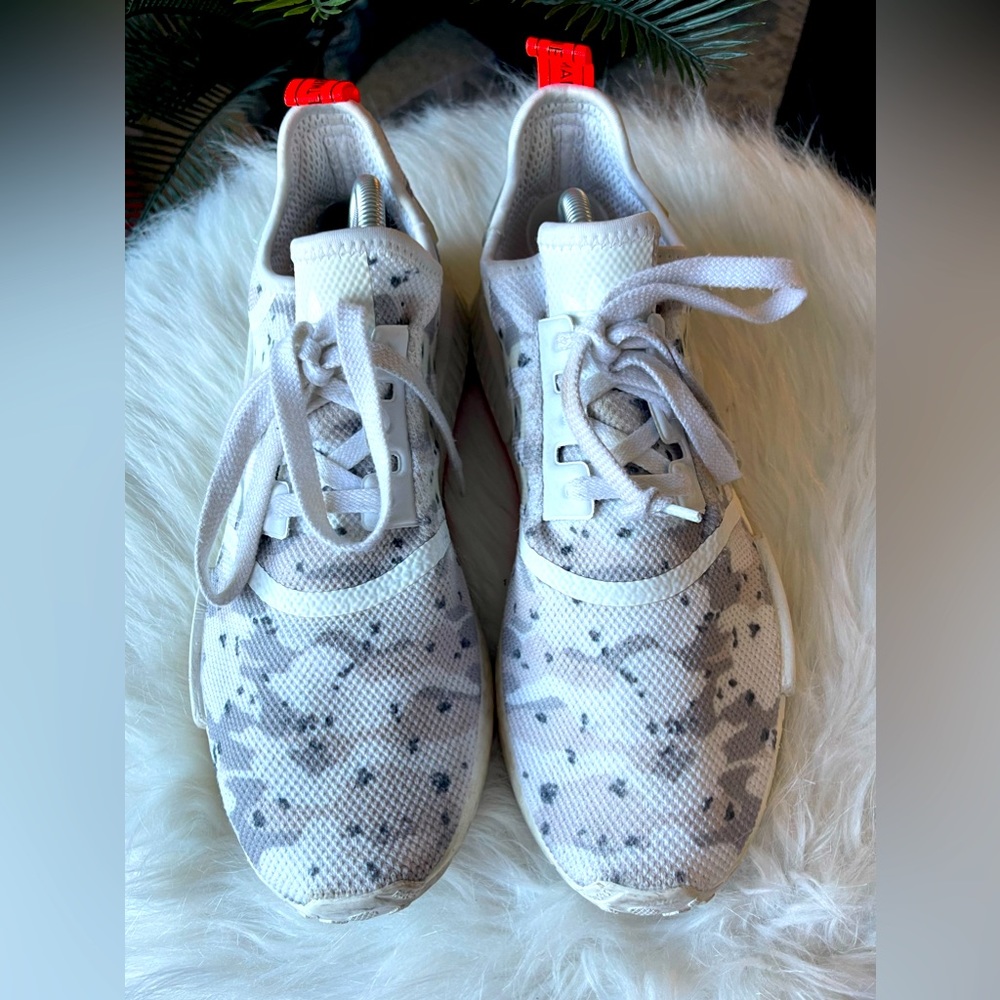 Adidas Originals Women’s NMD R1 Shoes